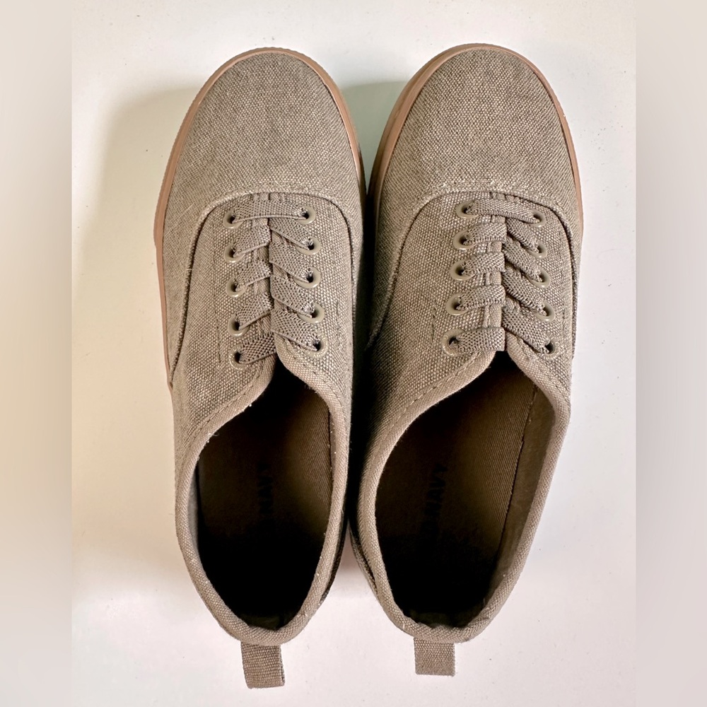 Gender Neutral Canvas Elastic Lace Sneakers